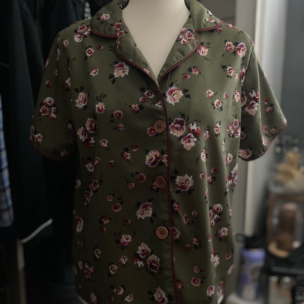 Green Floral Button Up Size Medium